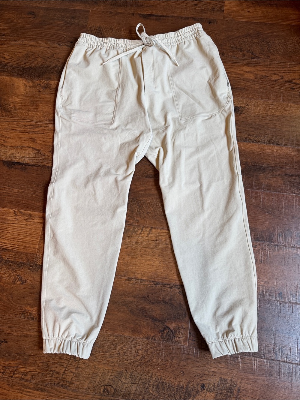 Beautiful men’s Lululemon size XXL heavyweight joggers.